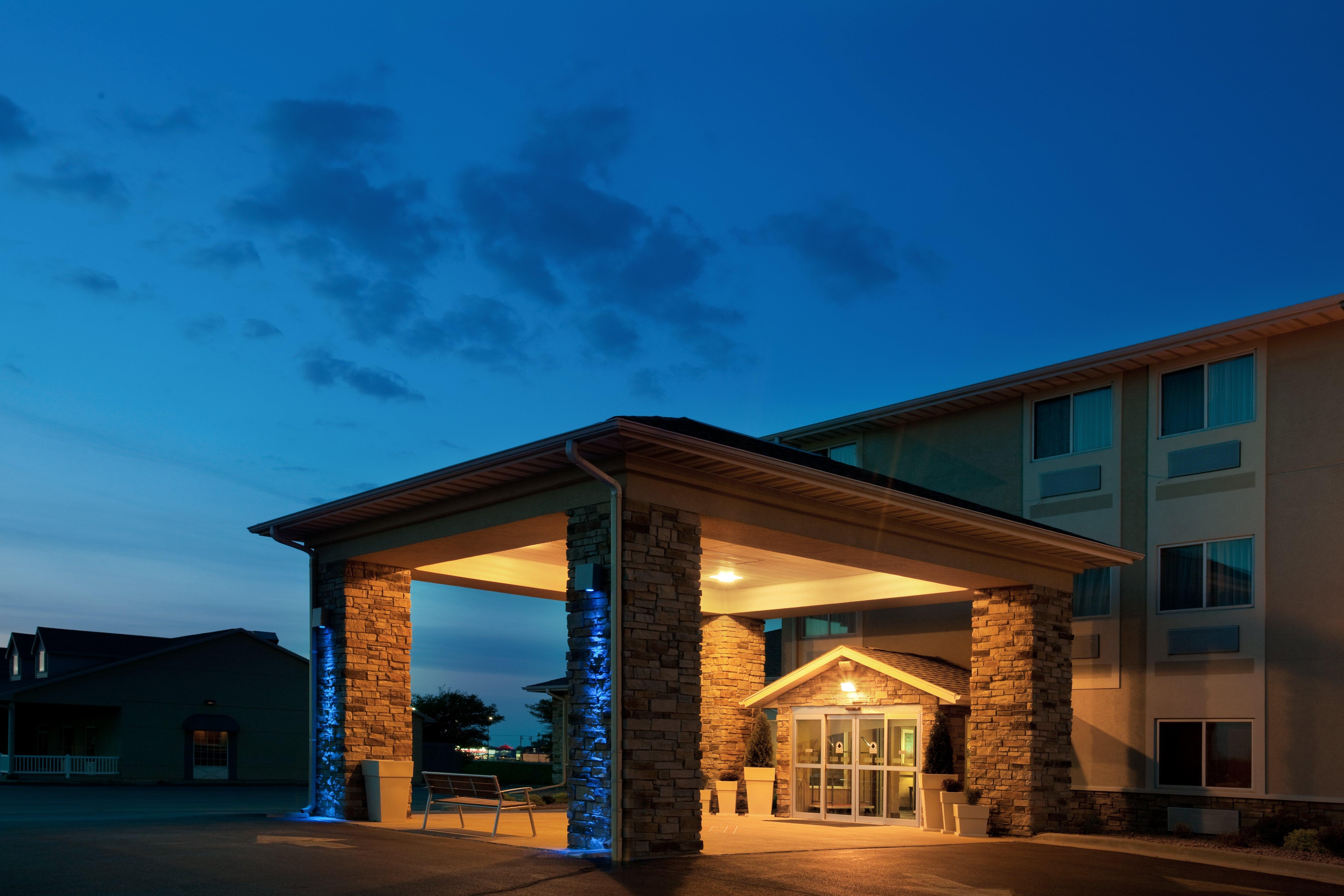 Holiday Inn Express Tuscola Екстер'єр фото