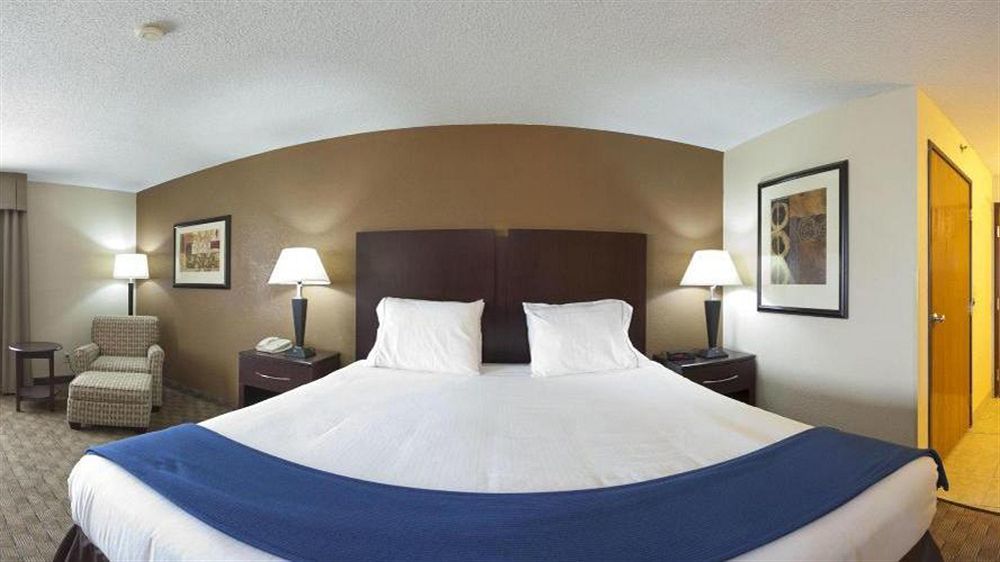 Holiday Inn Express Tuscola Екстер'єр фото